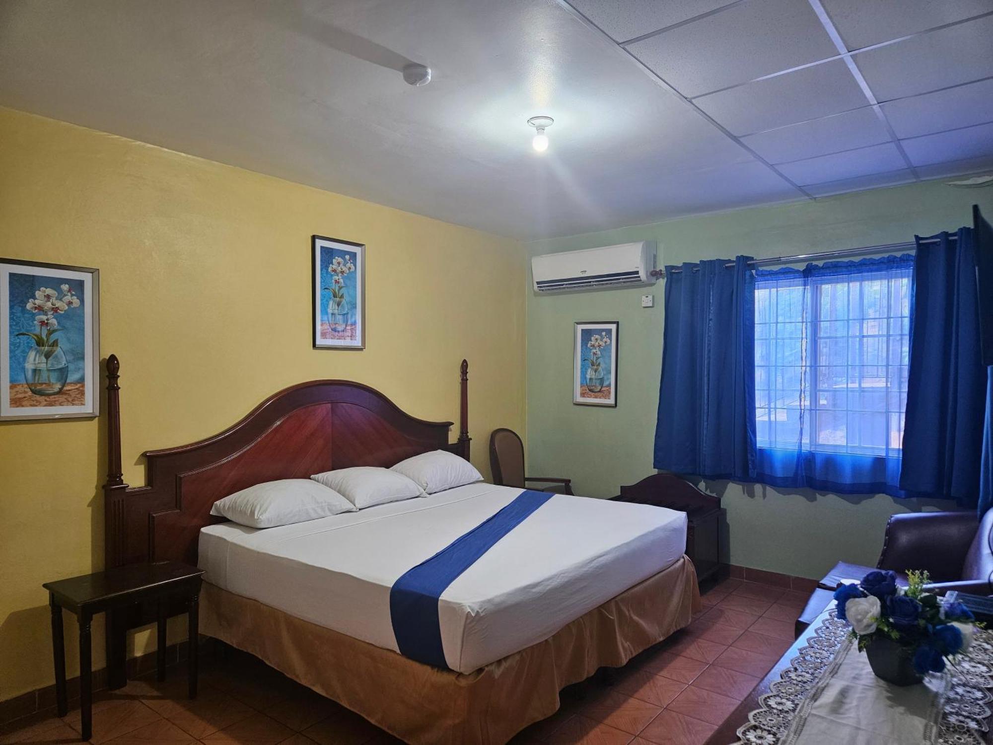 Palm Bay Guest House & Restaurant مونتيغو باي المظهر الخارجي الصورة