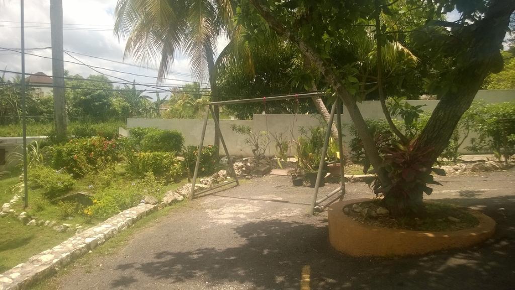 Palm Bay Guest House & Restaurant مونتيغو باي المظهر الخارجي الصورة
