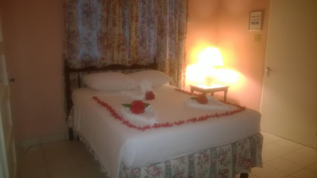 Palm Bay Guest House & Restaurant مونتيغو باي المظهر الخارجي الصورة