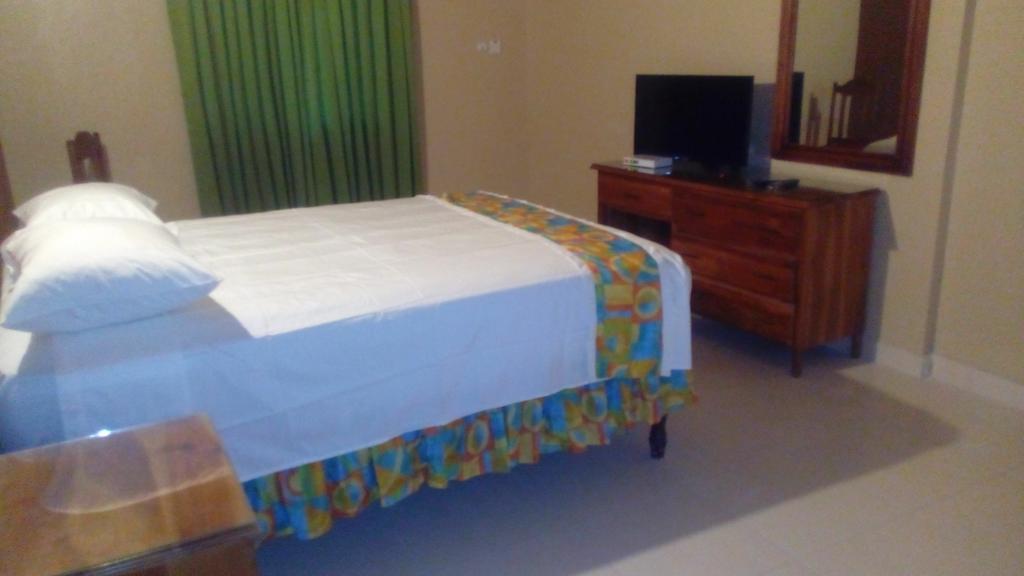 Palm Bay Guest House & Restaurant مونتيغو باي المظهر الخارجي الصورة